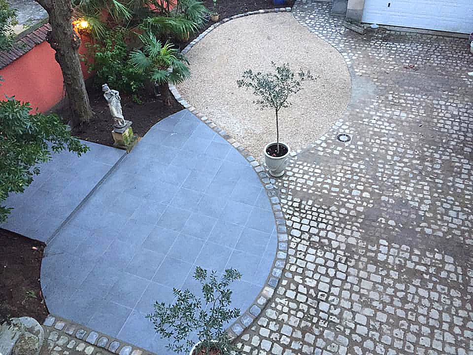 Création d’une terrasse carrelée en ardoise et d’un jardin méditerranéen - Paysagiste Lantana Jardécor - Orléans, Loiret (45)